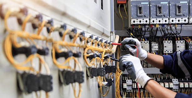 Professional Electrician technician working in Marshalltown, IA